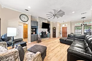 601 Sapphire Blvd, Hewitt, TX 76643 - Photo 2