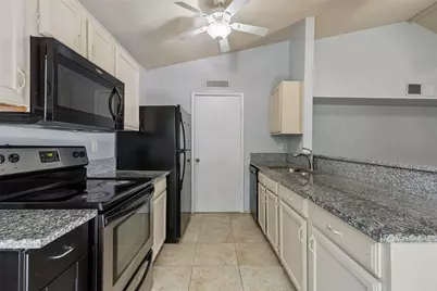 6051 Dooley Drive, The Colony, TX 75056 - Photo 14