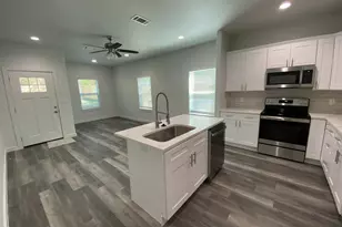 505 W Walker St, Denison, TX 75020 - Photo 2