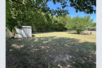 1306 Berry Drive, Cleburne, TX 76033 - Photo 4
