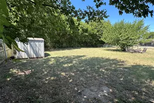 1306 Berry Dr, Cleburne, TX 76033 - Photo 4