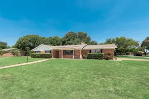 520 Pecan St, Crowley, TX 76036 - Photo 8
