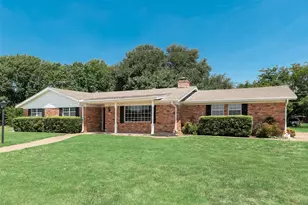 520 Pecan St, Crowley, TX 76036 - Photo 1