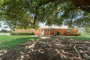 520 Pecan St, Crowley, TX 76036 - Photo 36
