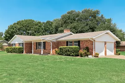 520 Pecan Street, Crowley, TX 76036 - Photo 2
