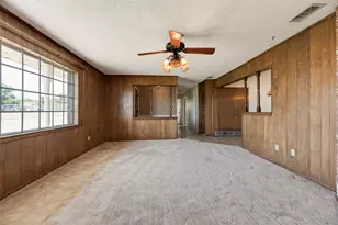 520 Pecan St, Crowley, TX 76036 - Photo 16