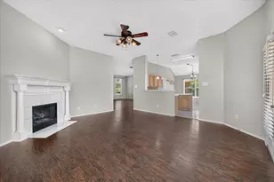1424 Mayflower Ln, Lewisville, TX 75077 - Photo 8