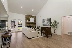 8031 Moss Meadows Dr, Dallas, TX 75231 - Photo 2