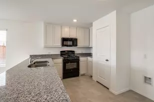 2816 Grn Hl Wy, Little Elm, TX 75068 - Photo 4