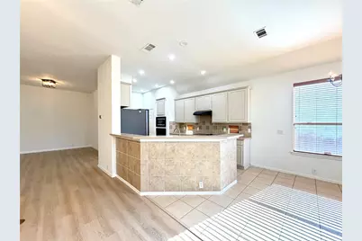 2811 Barco, Grand Prairie, TX 75054 - Photo 10