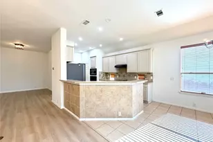 2811 Barco, Grand Prairie, TX 75054 - Photo 10