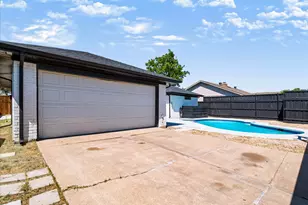 2216 Stonebrook Dr, Carrollton, TX 75007 - Photo 36