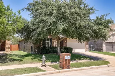 807 Bastrop Drive, Arlington, TX 76002 - Photo 2