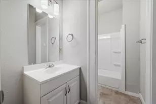 711 Brown St, Waxahachie, TX 75165 - Photo 10