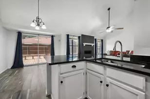 5600 Fox Hunt Dr, Arlington, TX 76017 - Photo 14