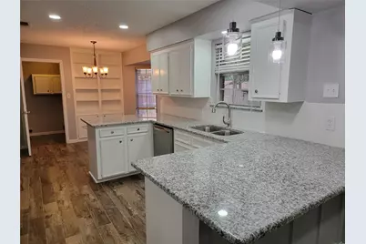 3649 Youpon Street, Huntsville, TX 77340 - Photo 6