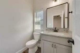 721 N Jefferson St, Pilot Point, TX 76258 - Photo 4