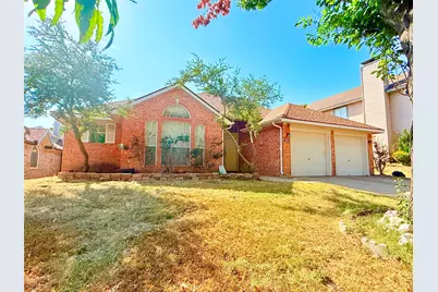 4512 Queenswood Drive, Grand Prairie, TX 75052 - Photo 2
