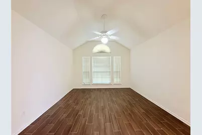 4512 Queenswood Drive, Grand Prairie, TX 75052 - Photo 6