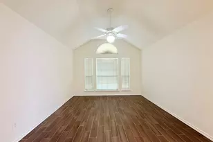 4512 Queenswood Dr, Grand Prairie, TX 75052 - Photo 6