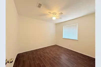 4512 Queenswood Drive, Grand Prairie, TX 75052 - Photo 10