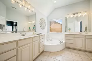 8019 Navisota Dr, Lantana, TX 76226 - Photo 22
