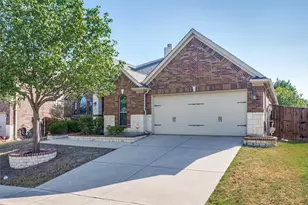 443 Brighton St, Roanoke, TX 76262 - Photo 2