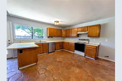 2301 Villanova Street, Arlington, TX 76018 - Photo 10
