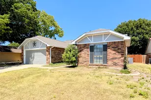 2301 Villanova St, Arlington, TX 76018 - Photo 4