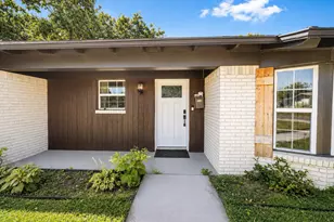 102 E Highland Dr, Irving, TX 75062 - Photo 1