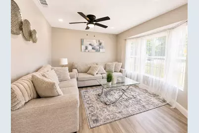 102 E Highland Drive, Irving, TX 75062 - Photo 6