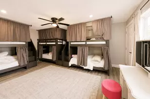 102 E Highland Dr, Irving, TX 75062 - Photo 24