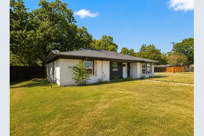 102 E Highland Drive, Irving, TX 75062 - Photo 2
