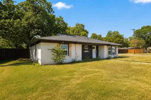 102 E Highland Dr, Irving, TX 75062 - Photo 2