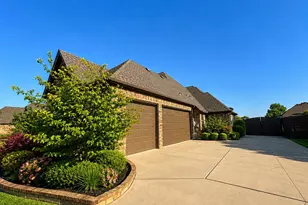 1317 Bluff Springs Dr, Fort Worth, TX 76052 - Photo 4