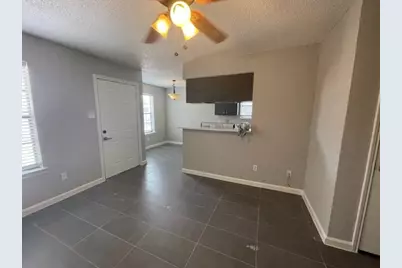 320 Queens Court N, Mansfield, TX 76063 - Photo 4