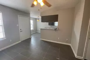 320 Queens Ct N, Mansfield, TX 76063 - Photo 4