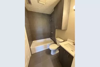 320 Queens Court N, Mansfield, TX 76063 - Photo 16