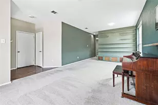 2833 Wakecrest Dr, Fort Worth, TX 76108 - Photo 4