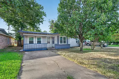 906 Euclid Street, Cleburne, TX 76033 - Photo 2