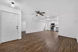 906 Euclid St, Cleburne, TX 76033 - Photo 6