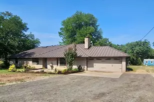 524 Sanders Rd, Weatherford, TX 76087 - Photo 2