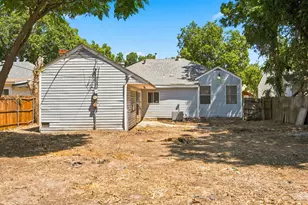1013 Oak St, Grand Prairie, TX 75050 - Photo 28