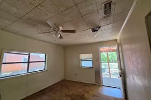 311 Elmo St, Cleburne, TX 76031 - Photo 8