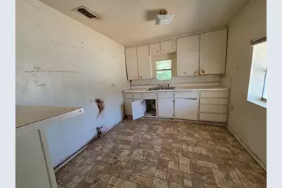 311 Elmo Street, Cleburne, TX 76031 - Photo 4
