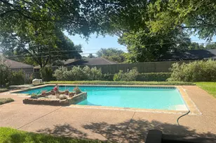 3910 Cedarbrush Dr, Dallas, TX 75229 - Photo 34