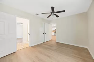 213 N Holly Ave, Sherman, TX 75092 - Photo 10