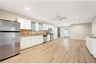 213 N Holly Avenue, Sherman, TX 75092 - Photo 8