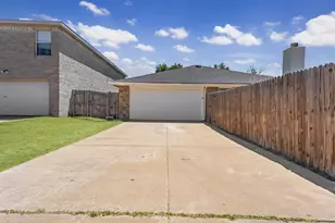1941 Indian Lilac Dr, Lancaster, TX 75146 - Photo 28