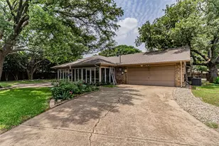 2604 Twinpost Ct, Irving, TX 75062 - Photo 18